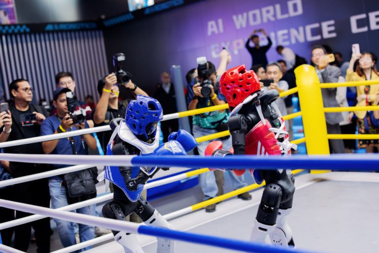 人形机器人加速出海　中国硬科技增添新名片